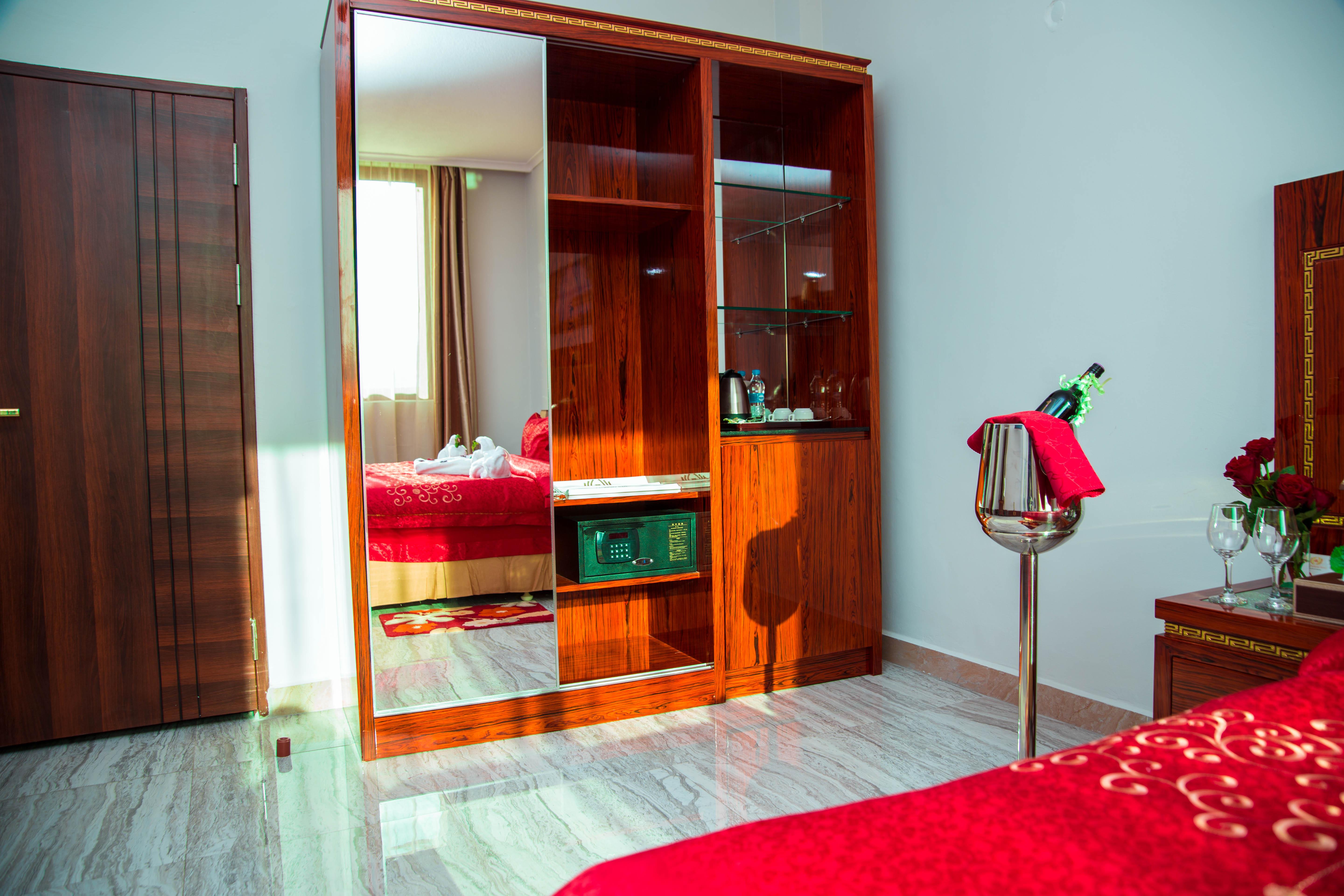 Tiffany Diamond Hotels Ltd - Makunganya Dar-es-Salaam Eksteriør bilde